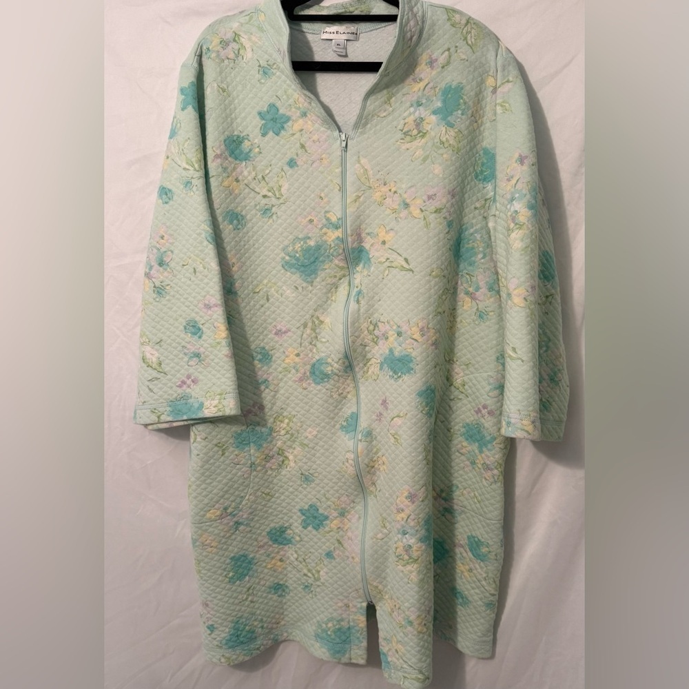 Miss Elaine Pastel Floral Quilted House Coat Robe Preowned